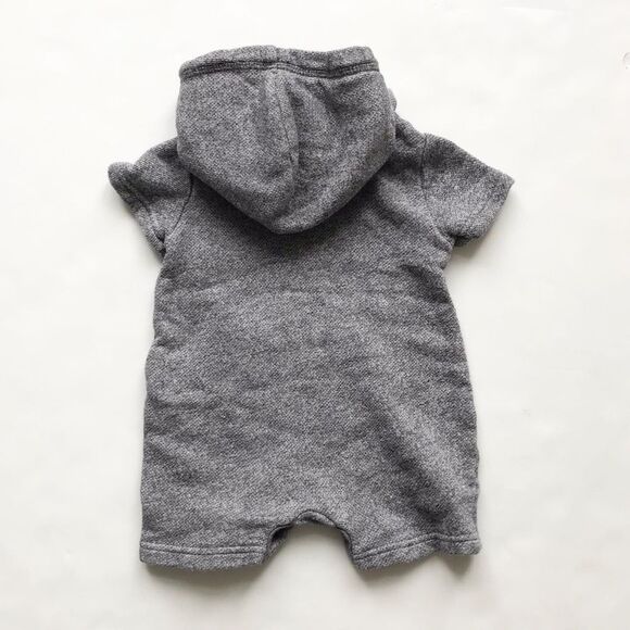 BABygap marled gray hooded romper EUC 3-6 months - Picture 5 of 5
